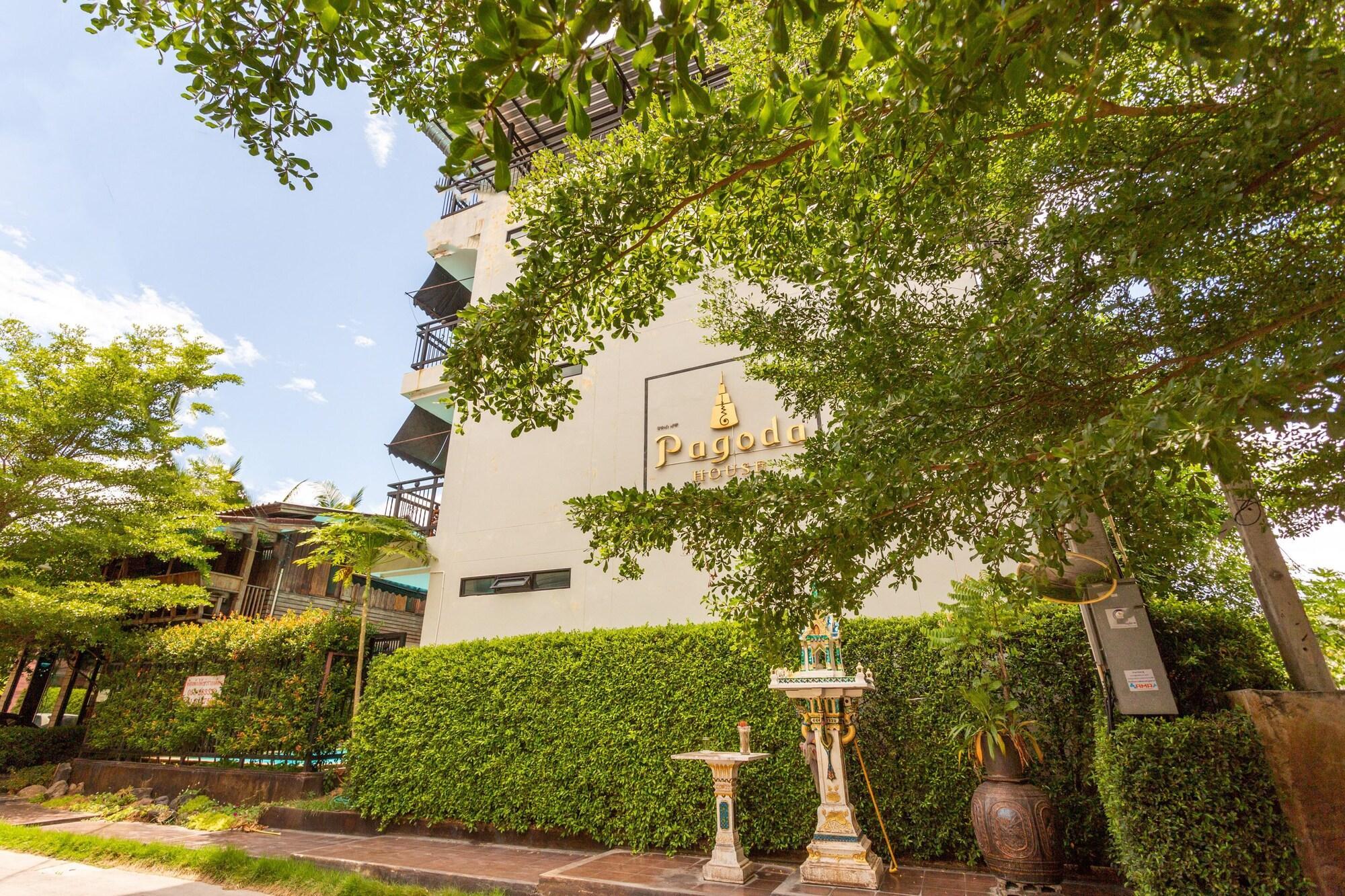 Capital O 1051 Pagoda House Chiang Mai Exterior photo