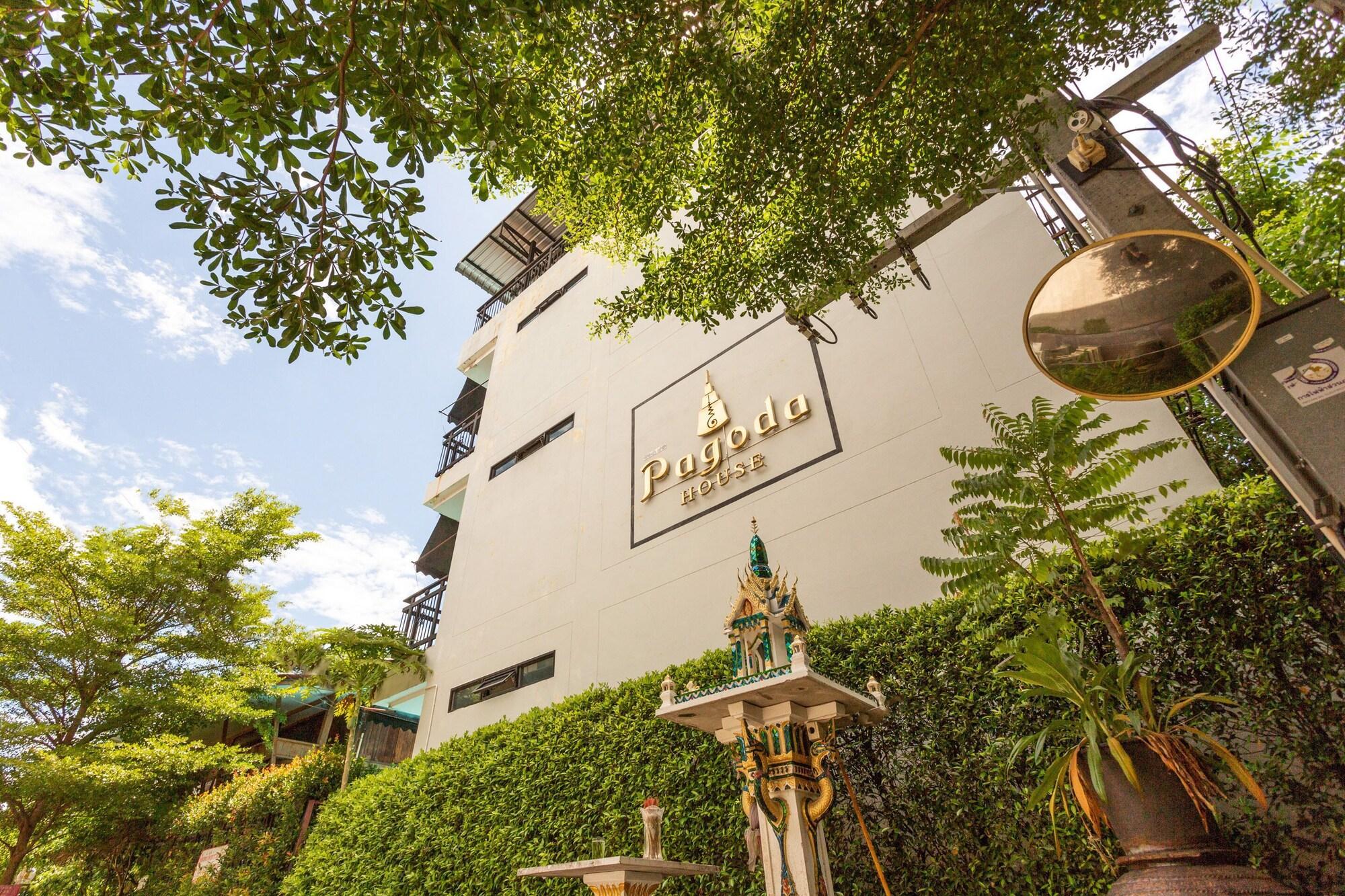 Capital O 1051 Pagoda House Chiang Mai Exterior photo