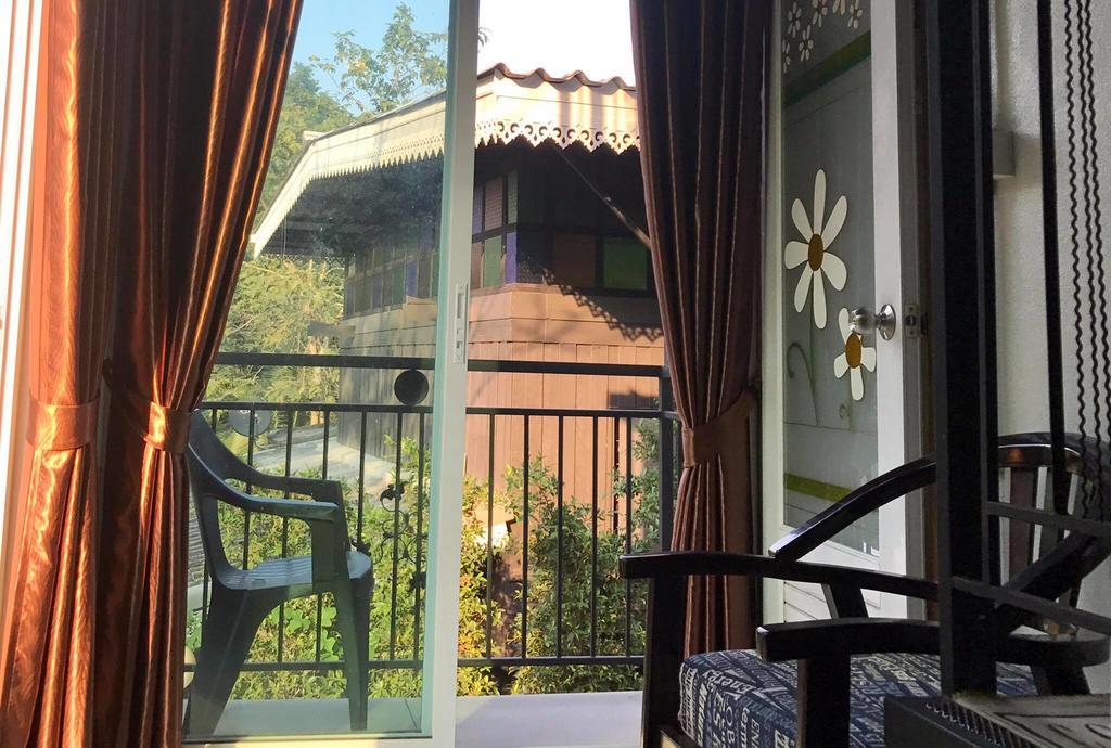 Capital O 1051 Pagoda House Chiang Mai Exterior photo